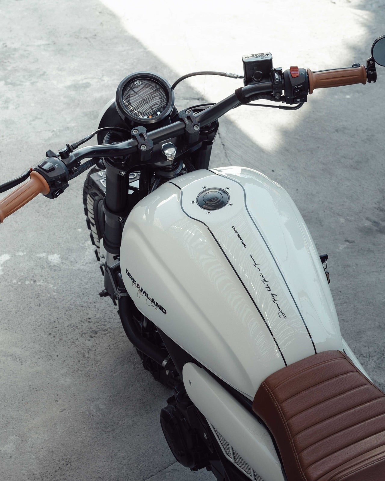 Dreamland Scrambler 250cc Motorbike – Dreamland Clo